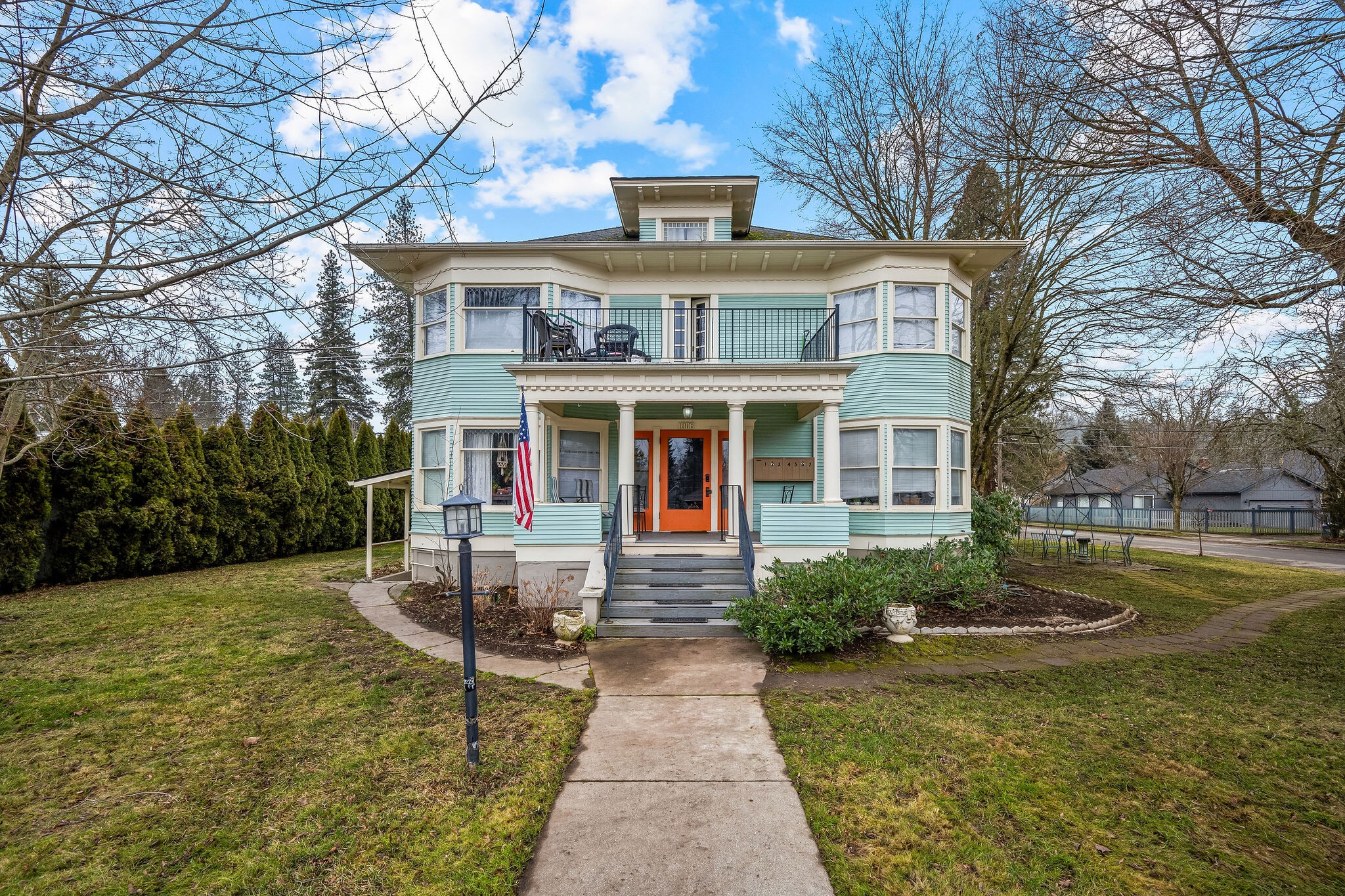 1006 E Sherman Ave, Coeur d'Alene, ID for sale Primary Photo- Image 1 of 9