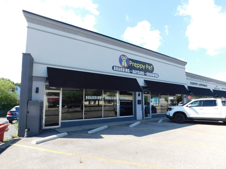 22241-22255 Lorain Rd, Fairview Park, OH à louer - Photo du bâtiment - Image 1 de 23