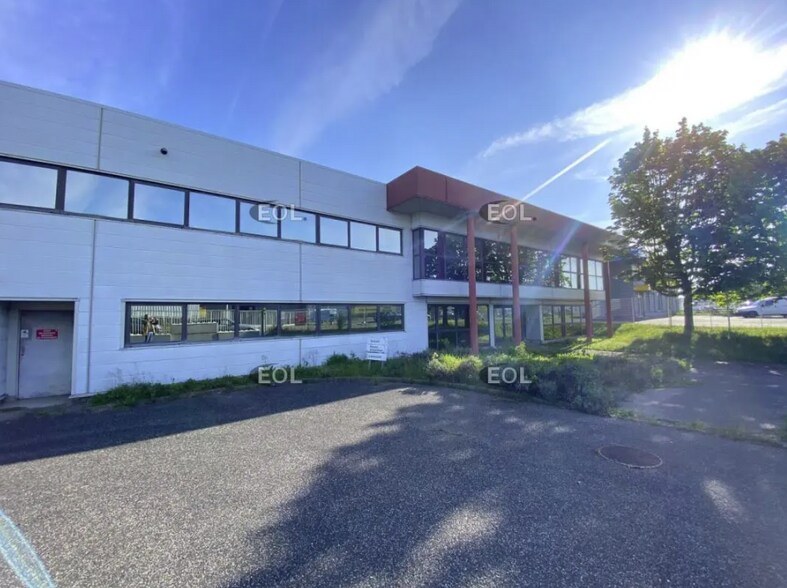 Flex dans Lisses à louer - Photo du bâtiment - Image 2 de 22