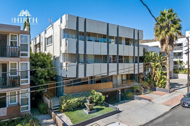 More details for 1627 N Poinsettia Pl, Los Angeles, CA - Multifamily for Sale