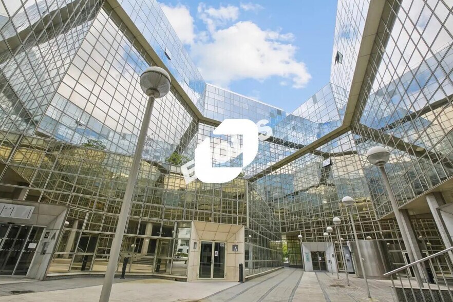 19-25 Rue Leblanc, Paris à louer - Photo du bâtiment - Image 2 de 13