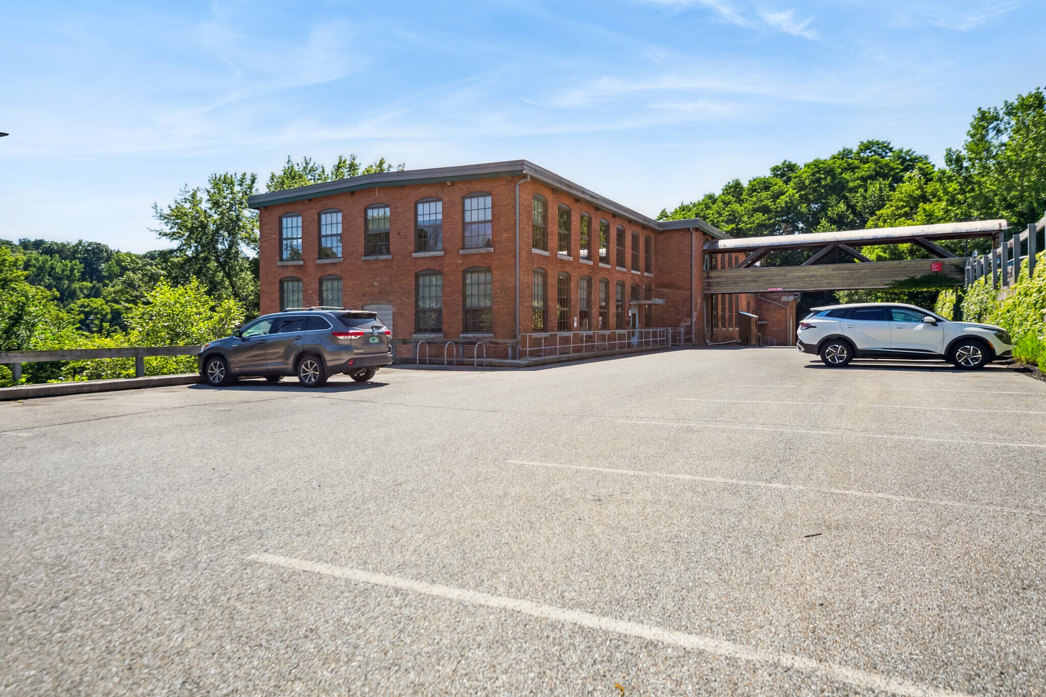 110 W Canal St, Winooski, VT à vendre Photo du bâtiment- Image 1 de 13