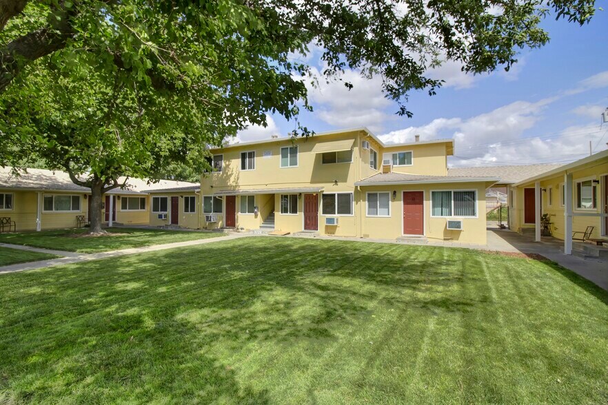 3728-3732 Lily St, Sacramento, CA à vendre - Photo du bâtiment - Image 2 de 43