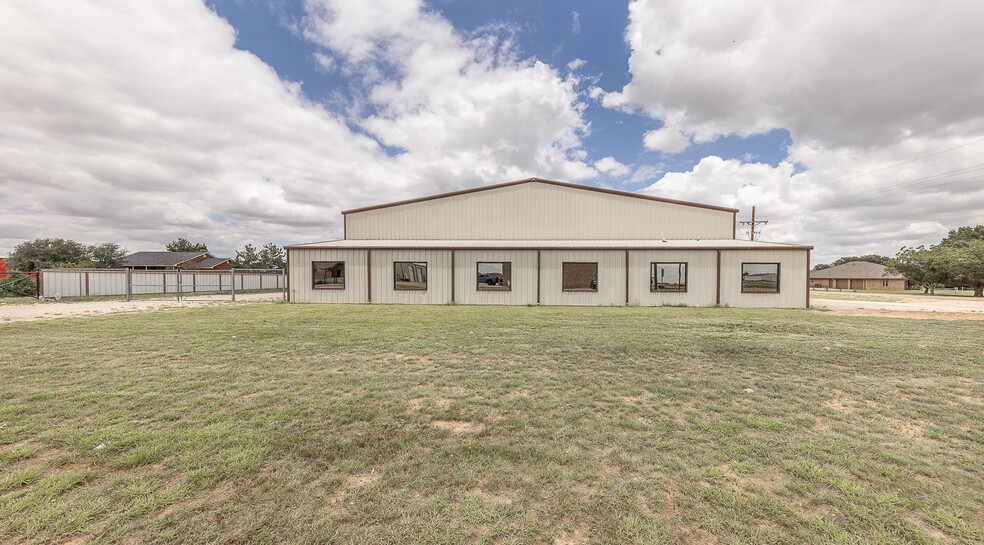 12516 Chicago Ave, Lubbock, TX for lease - Building Photo - Image 1 of 30