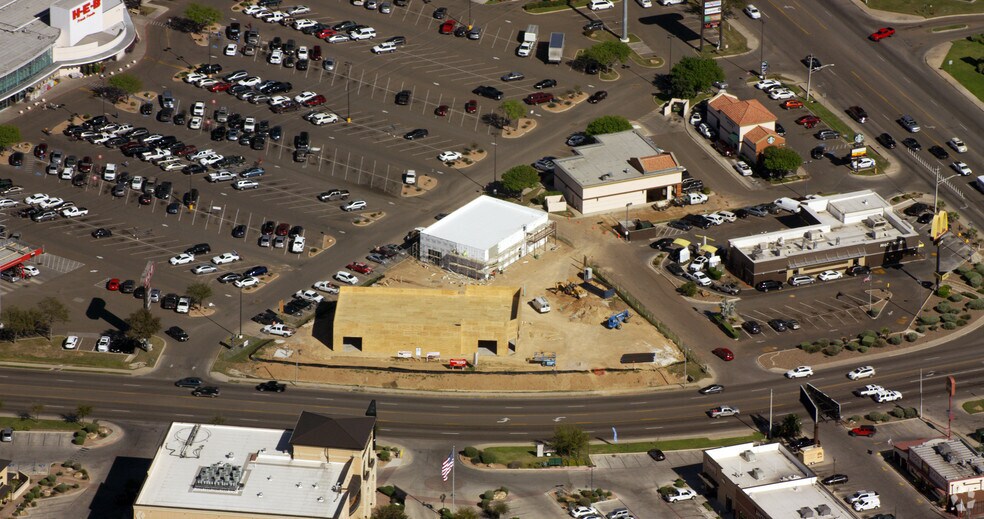 7709 McPherson Rd, Laredo, TX à vendre - Photo principale - Image 1 de 17