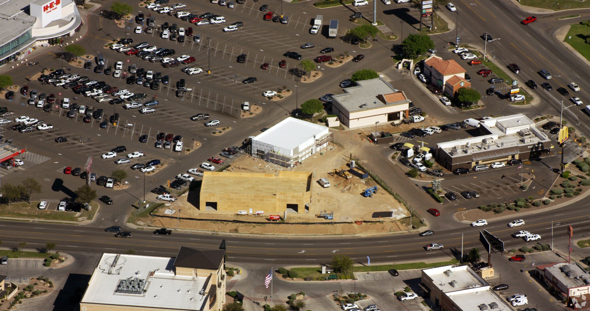 7709 McPherson Rd, Laredo, TX à vendre Photo principale- Image 1 de 18