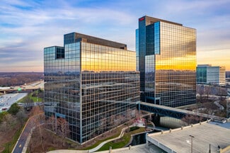 More details for Woodfield Corporate Center – Office for Sale, Schaumburg, IL