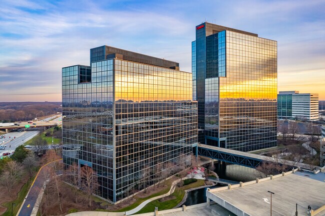 Plus de détails pour Woodfield Corporate Center – Bureau à vendre, Schaumburg, IL