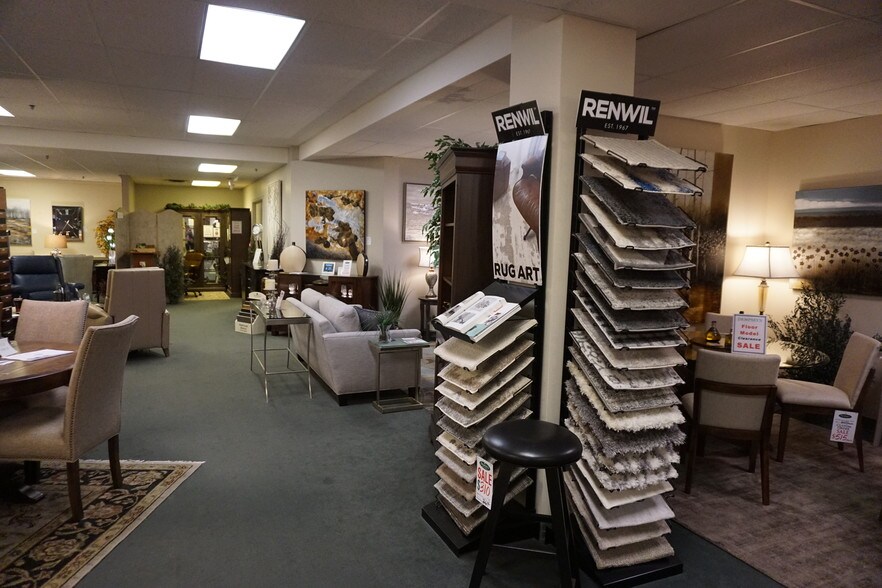 2820 Calgary Trail NW, Edmonton, AB for sale - Interior Photo - Image 1 of 1