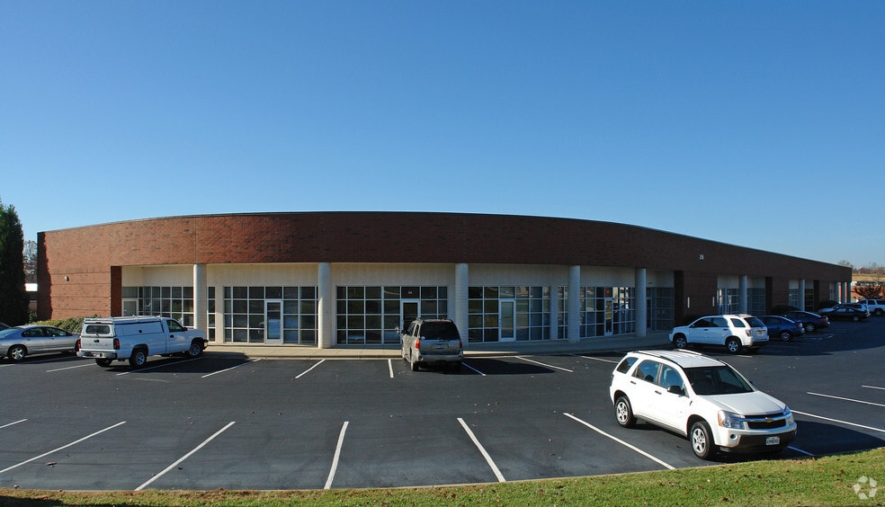 256 Raceway Dr, Mooresville, NC for lease - Primary Photo - Image 1 of 9