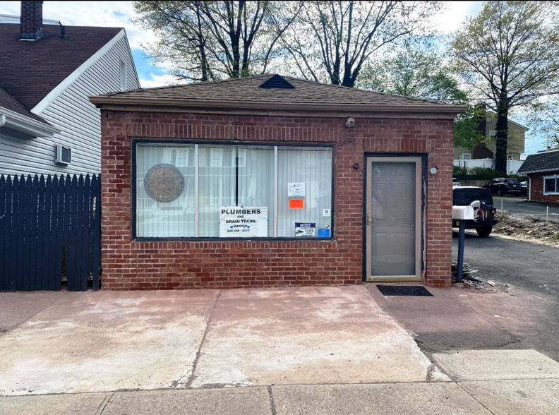 305 Amboy Ave, Woodbridge, NJ for sale - Primary Photo - Image 1 of 7