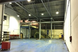 Fircroft Way, Edenbridge for lease Interior Photo- Image 2 of 4