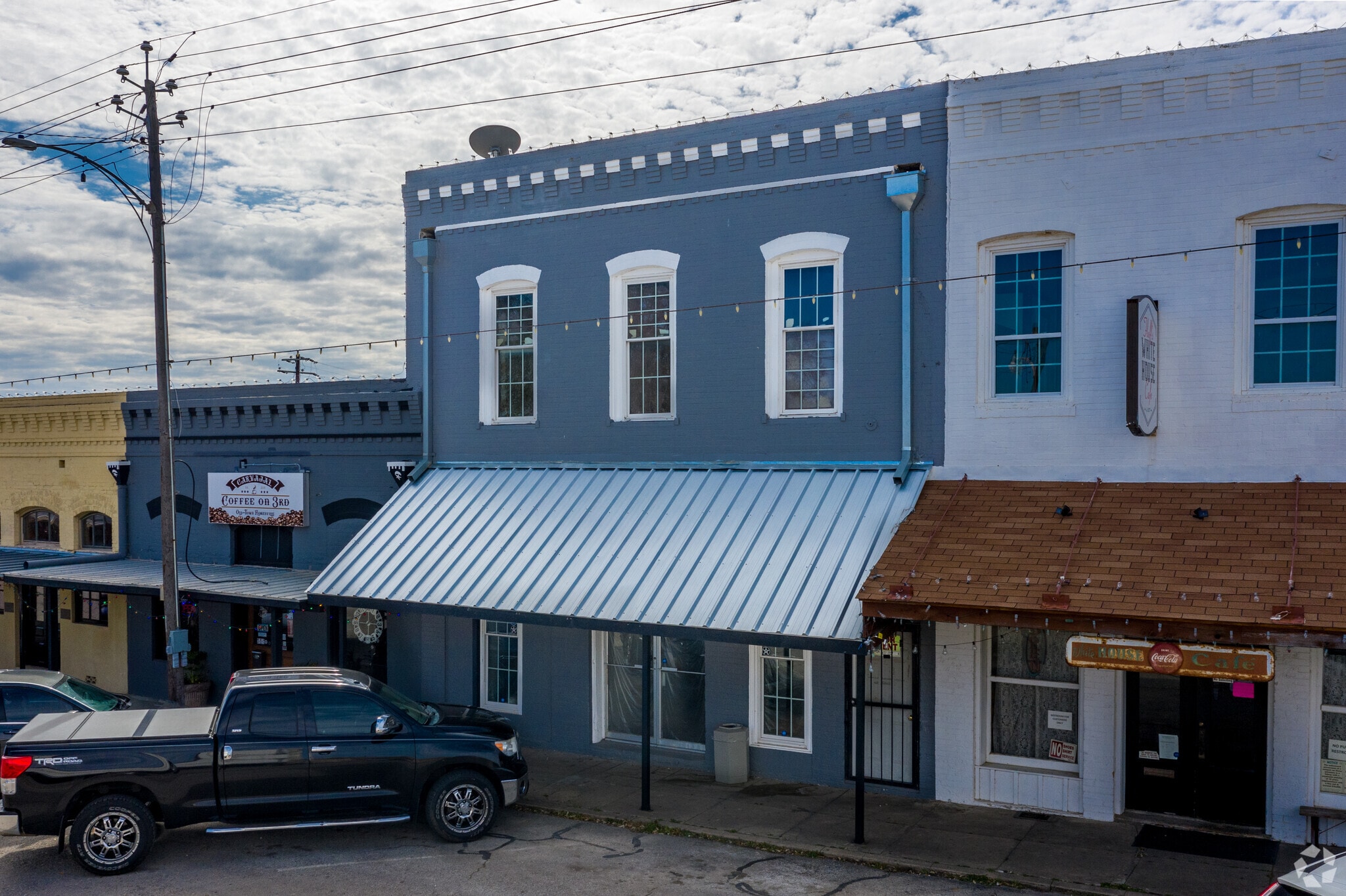 1311 3rd St, Floresville, TX à vendre Photo du bâtiment- Image 1 de 5