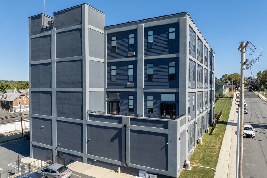 457 W Lincoln St, Easton, PA à vendre - Photo du bâtiment - Image 2 de 15