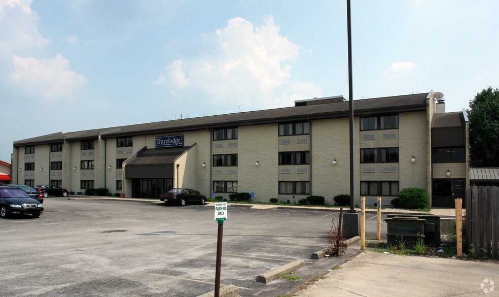 Country Inn & Red Roof Dunbar, WV portefeuille de 2 propriétés à vendre sur LoopNet.ca - Photo principale - Image 1 de 1