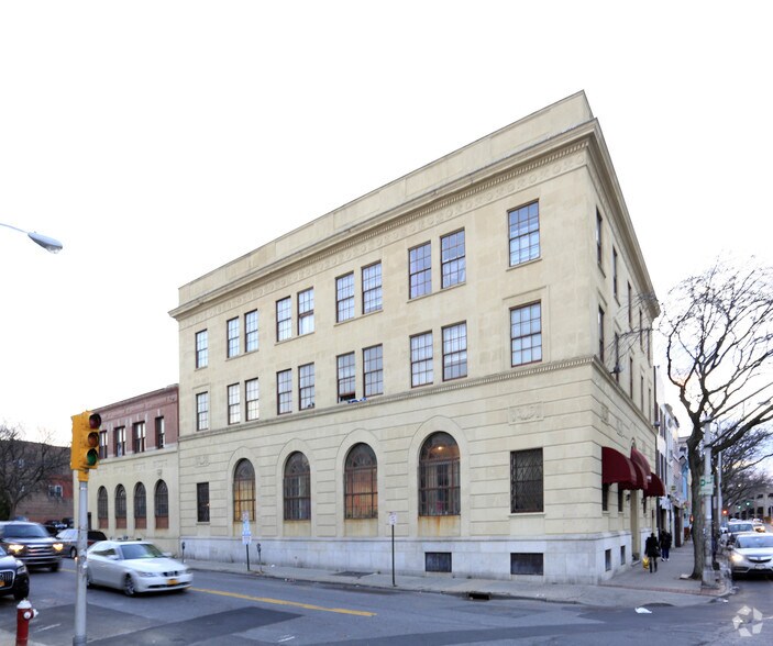 20 E First St, Mount Vernon, NY à louer - Photo du bâtiment - Image 2 de 4