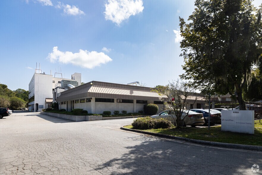 5102 La Roche Ave, Savannah, GA à louer - Photo du bâtiment - Image 3 de 29