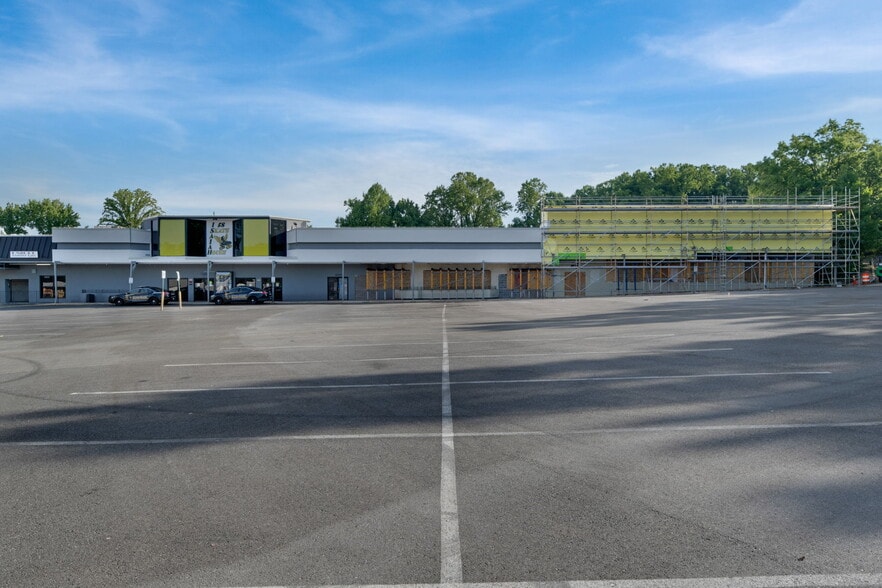 3100 Branch Ave, Temple Hills, MD for lease - Building Photo - Image 1 of 15