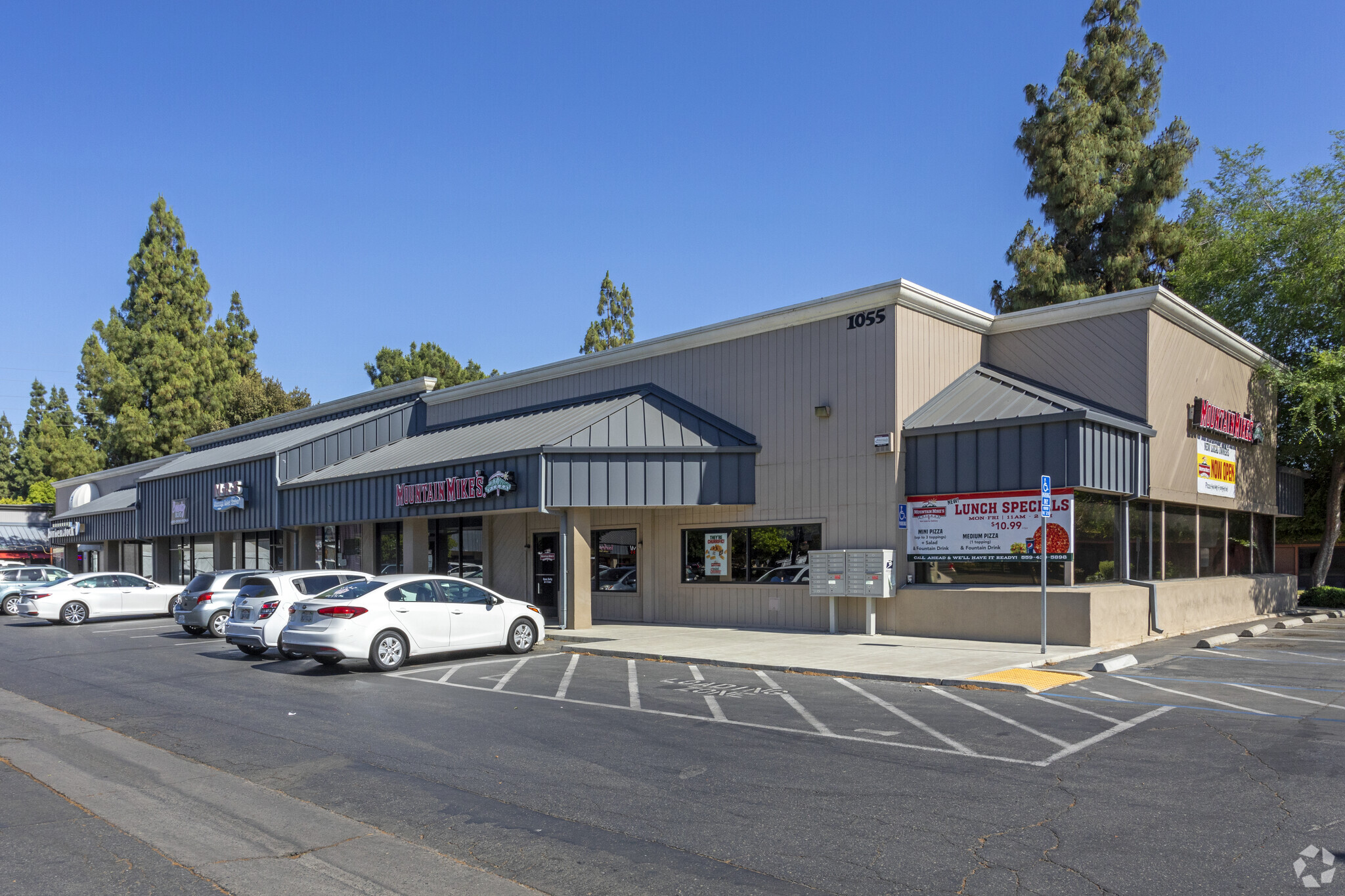 1055 E Herndon Ave, Fresno, CA for sale Primary Photo- Image 1 of 1