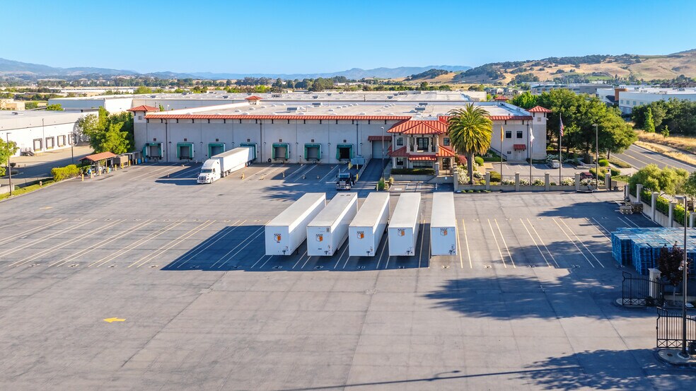 645 Devlin Rd, Napa, CA à louer - Photo du bâtiment - Image 3 de 11