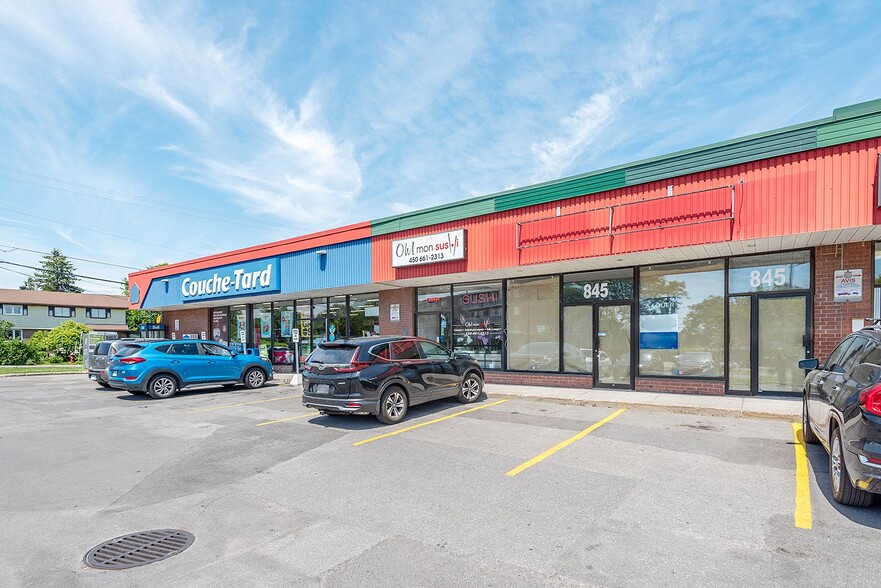 833-855 Boul Vanier, Laval, QC for lease - Building Photo - Image 2 of 6