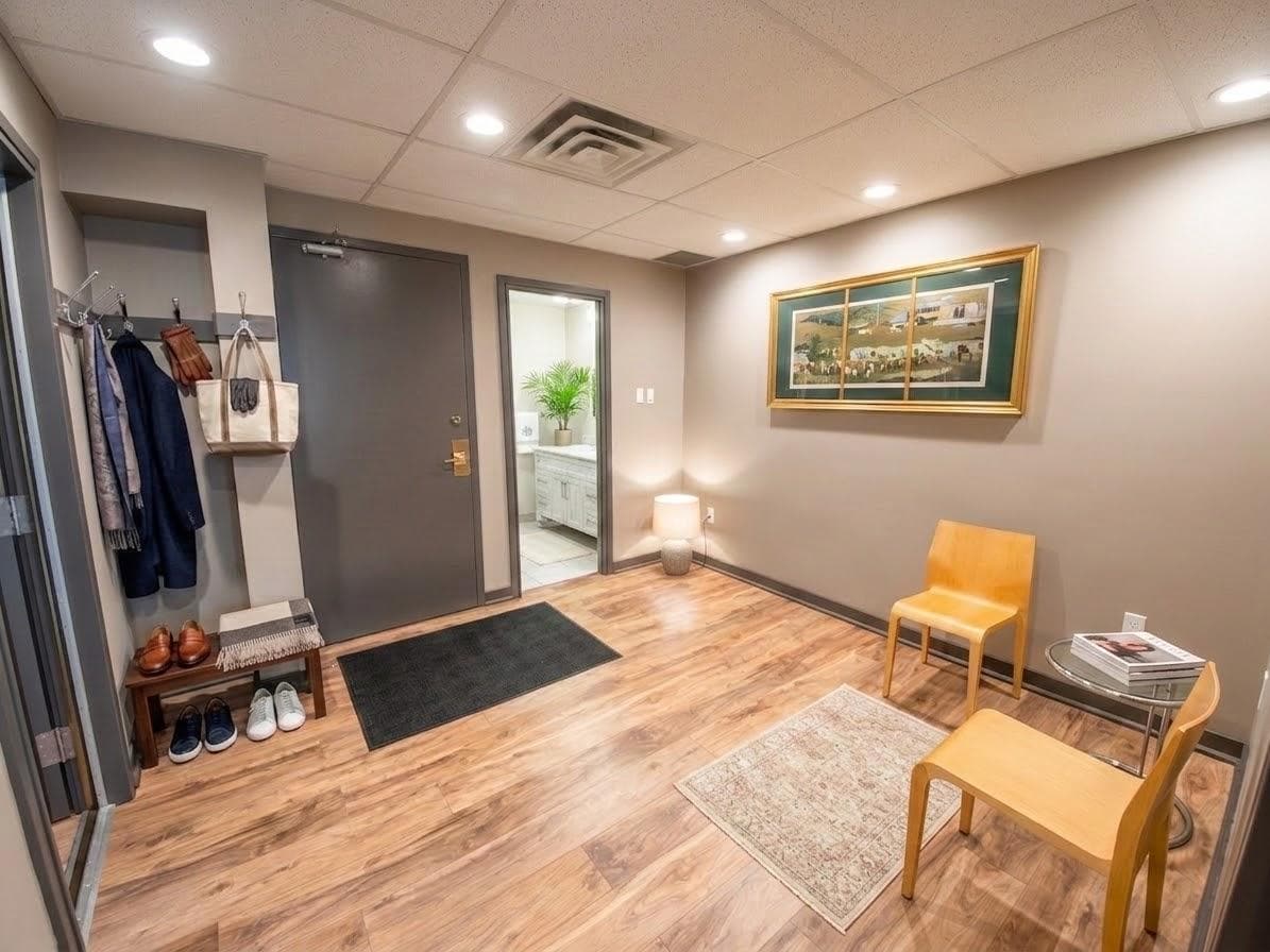 315 Avenue Rd, Toronto, ON M4V 2H2 - Unit 5 - - Interior Photo - Image 1 of 4