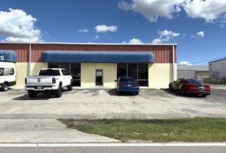 Plus de détails pour 1109 Tamiami Trl, Port Charlotte, FL - Commerce de détail, Local d'activités à louer