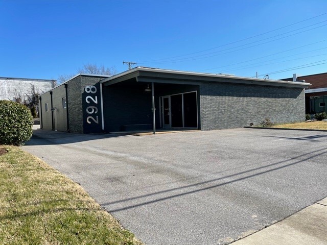 2928 Foster Creighton Dr, Nashville, TN for lease - Building Photo - Image 2 of 7