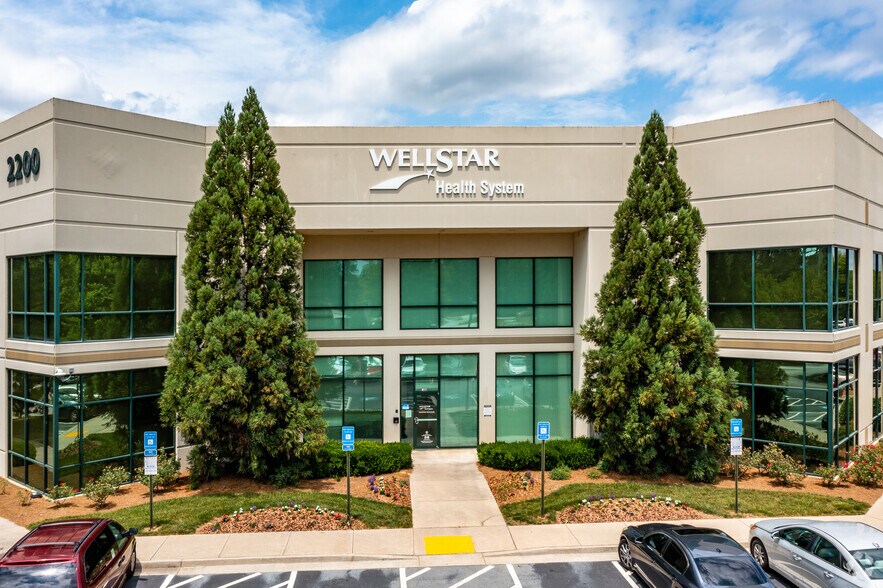 2200 Thornton Rd, Lithia Springs, GA à louer - Photo du bâtiment - Image 1 de 5