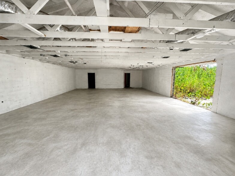 21457 Highway 32, Lebanon, OK for sale - Interior Photo - Image 3 of 5