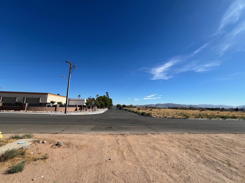 Ottawa Rd, Apple Valley, CA à vendre - Photo du bâtiment - Image 2 de 6
