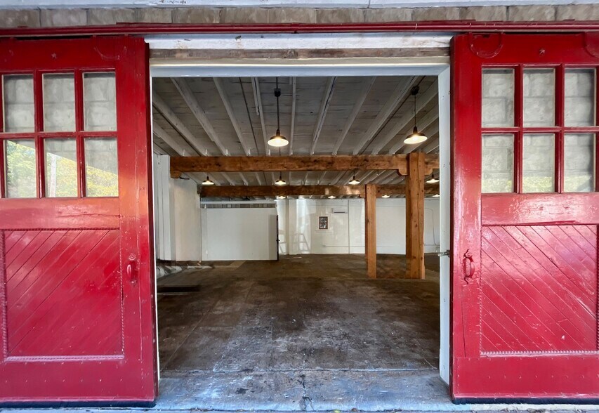 N2048 Spring St, Stockholm, WI à louer - Photo du bâtiment - Image 2 de 8