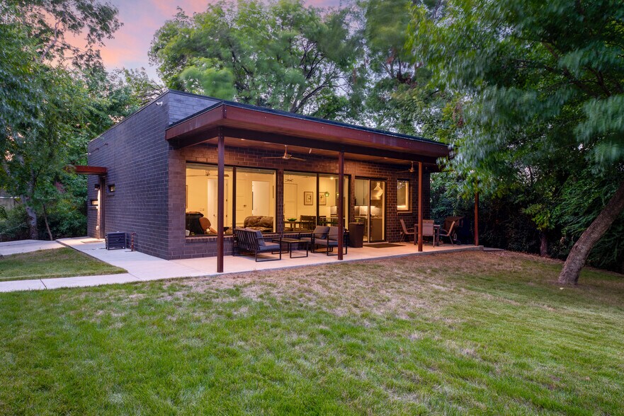 4798 Iberia Ave, Dallas, TX à vendre - Photo du bâtiment - Image 2 de 44