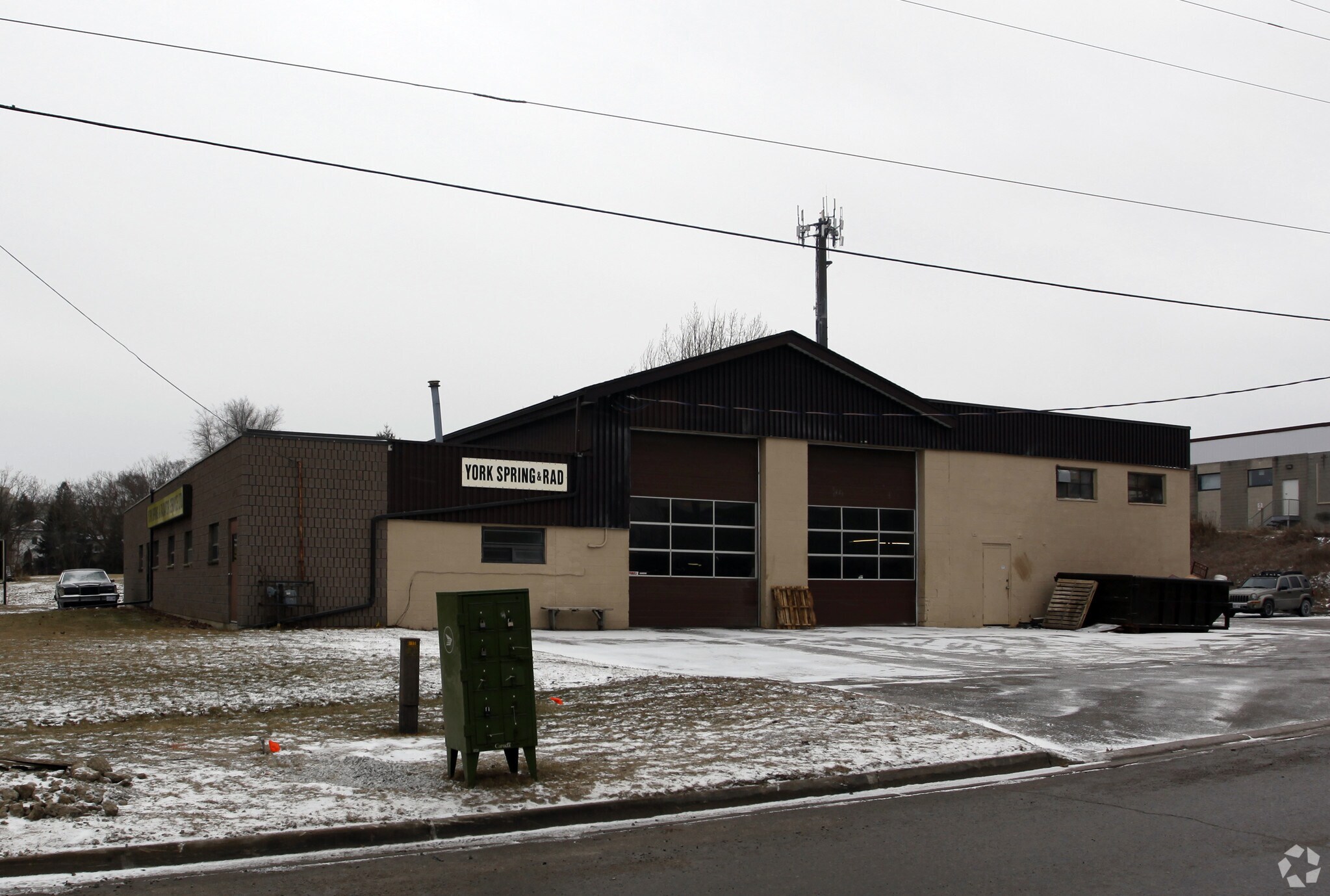 60 Industrial Pky N, Aurora, ON à vendre Photo principale- Image 1 de 9