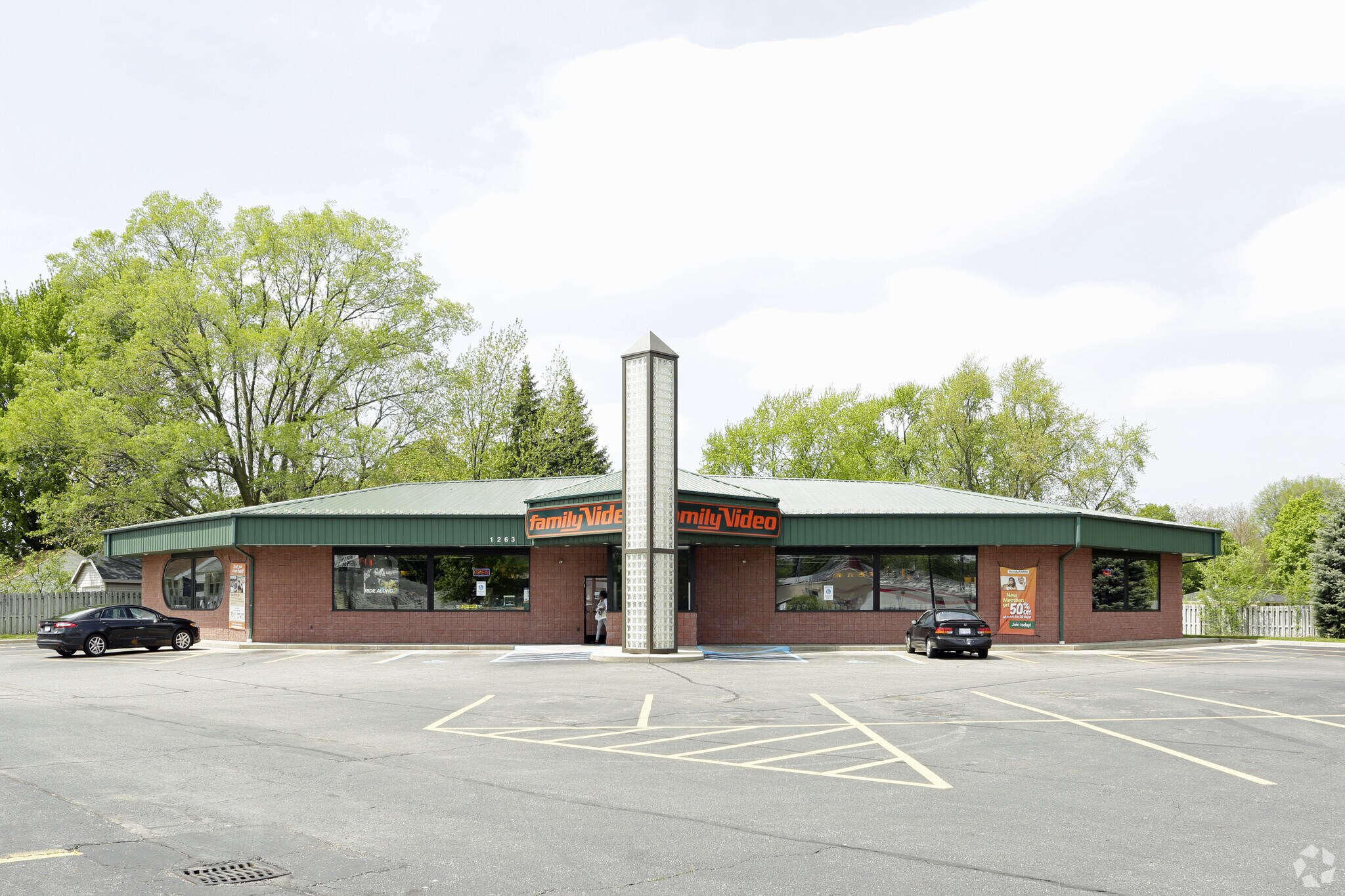 1263 Burton St SW, Wyoming, MI for lease Primary Photo- Image 1 of 9