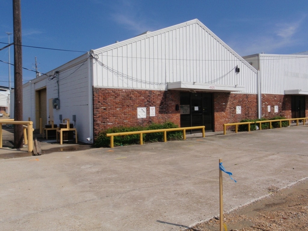 4925. Jefferson Hwy, New Orleans, LA for lease Interior Photo- Image 1 of 2