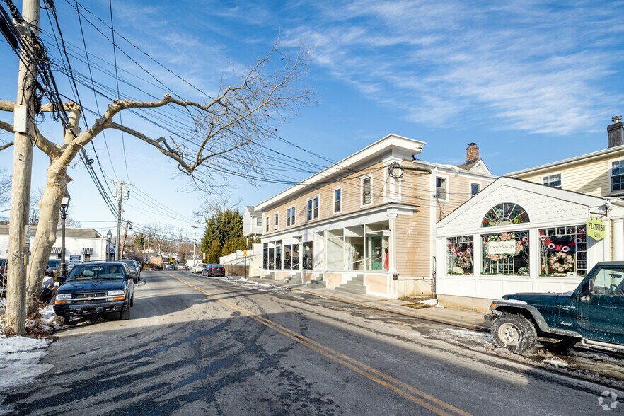 82-86 Birch Hill Rd, Locust Valley, NY à louer - Photo du bâtiment - Image 3 de 5