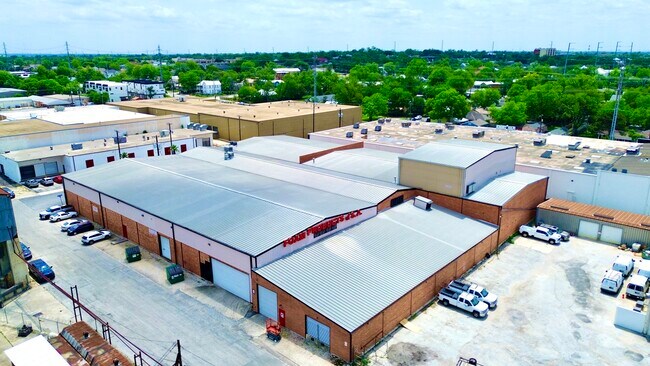 Plus de détails pour 1119 N Mesquite St, San Antonio, TX - Industriel à louer