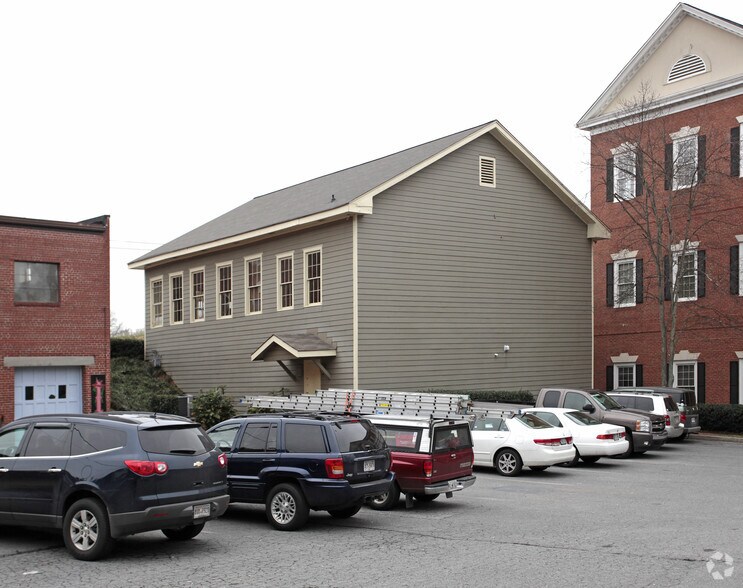 271 NE Roswell St, Marietta, GA à louer - Photo du bâtiment - Image 2 de 9