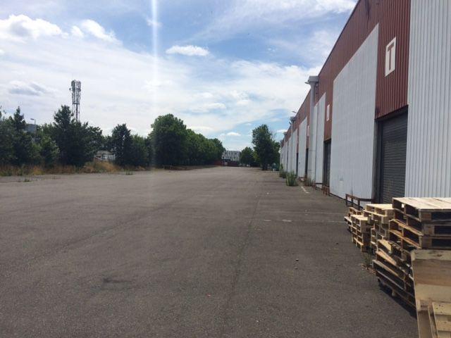 Industrial in Éragny for lease - Building Photo - Image 2 of 8