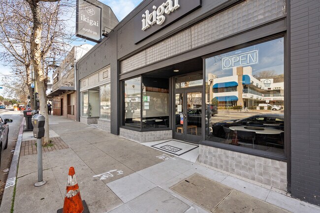 Plus de détails pour 2144-2146 Colorado Blvd, Los Angeles, CA - Commerce de détail à vendre