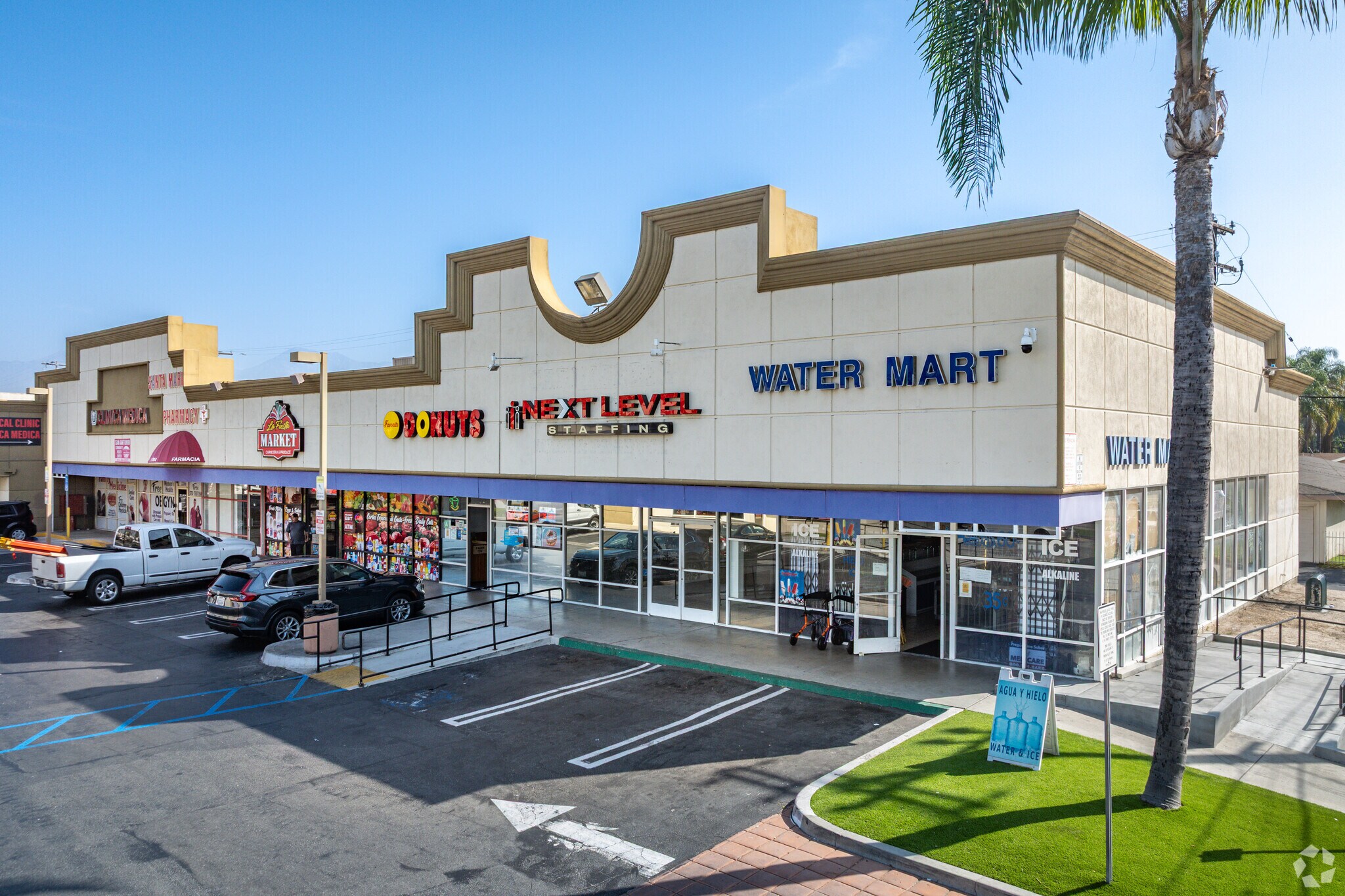 2218-2298 S Garey Ave, Pomona, CA à louer Photo du bâtiment- Image 1 de 20