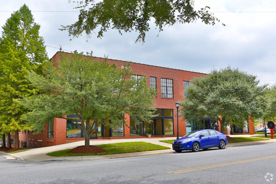 222 N Lafayette St, Shelby, NC for lease - Primary Photo - Image 1 of 6