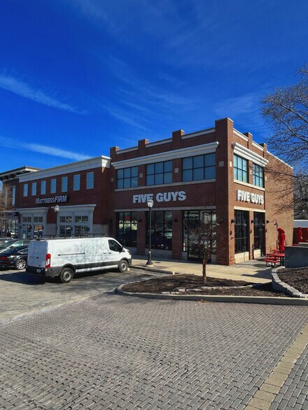 8135-8165 Calumet Ave, Munster, IN à louer - Photo du bâtiment - Image 2 de 10