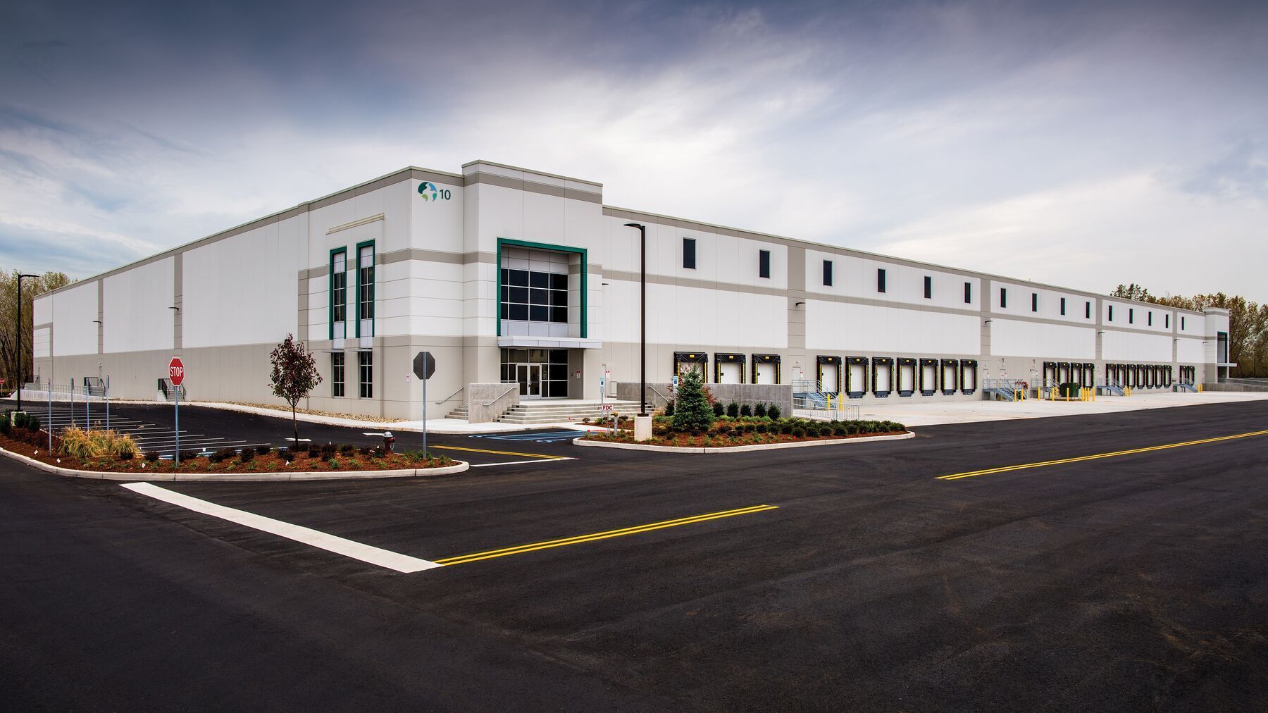 10 North Ave E, Elizabeth, NJ for lease Primary Photo- Image 1 of 4