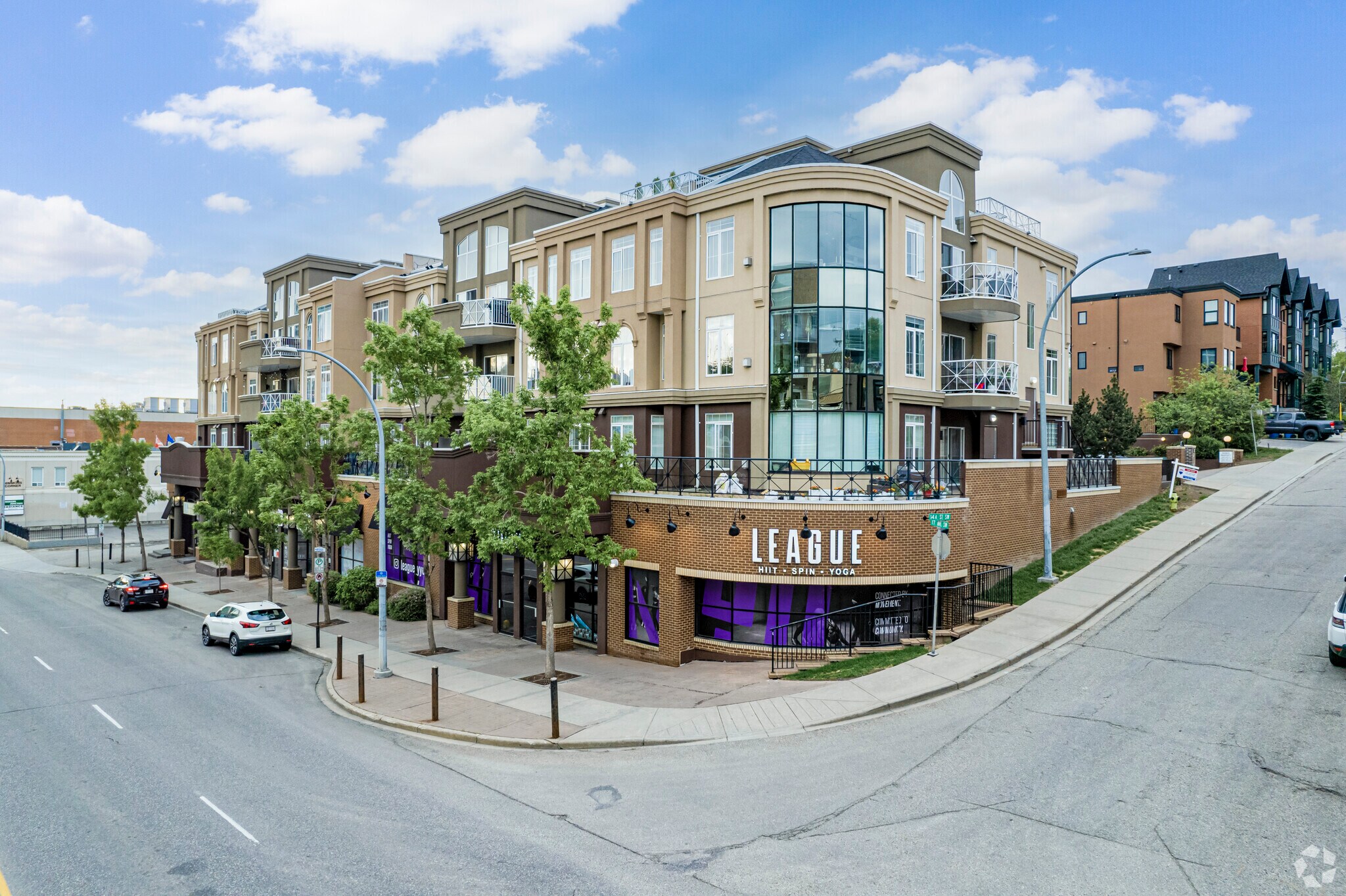 1445-1463 17th Ave SW, Calgary, AB à vendre Photo principale- Image 1 de 1