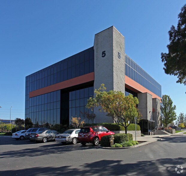 5 Sierra Gate Plz, Roseville, CA à louer - Photo du bâtiment - Image 2 de 10