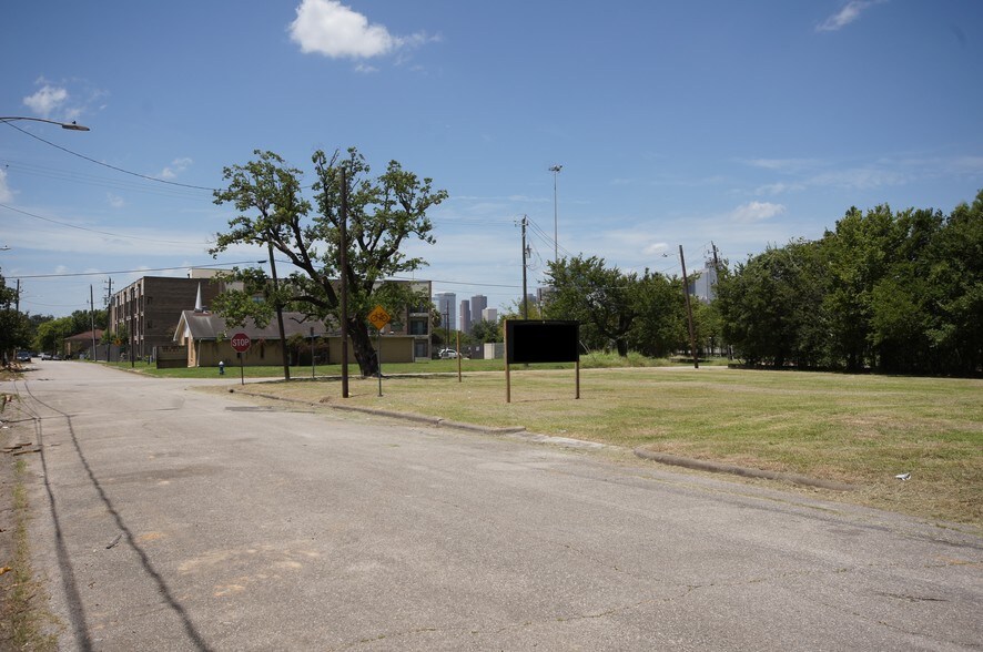 3211 Webster St, Houston, TX à vendre - Photo du bâtiment - Image 2 de 8