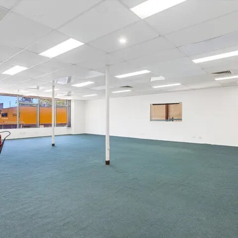 340 Pennant Hills Rd, Pennant Hills, NSW 2120 - Unit 2 -  - Interior Photo - Image 2 of 4