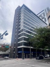 150 SE 2nd Ave, Miami, FL for lease Interior Photo- Image 1 of 10